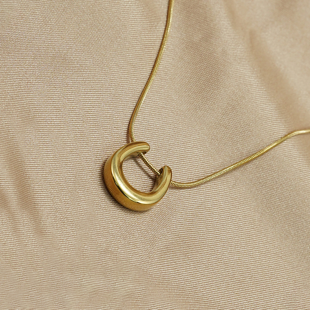 Soft Loop Necklace