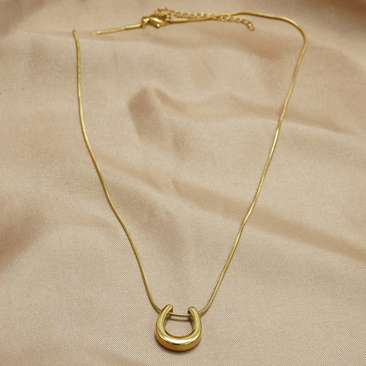 Soft Loop Necklace